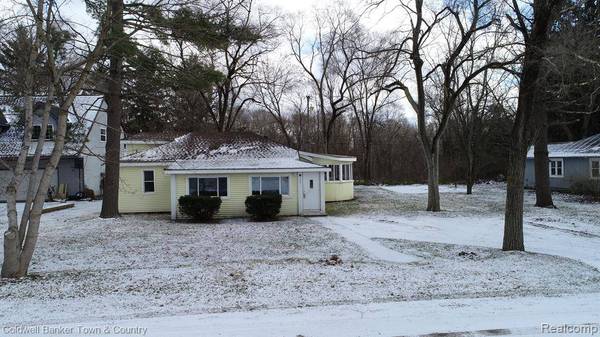 10133 OGEMAW Court, Pinckney, MI 48169