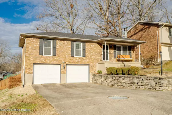 8208 Flicker Pl, Louisville, KY 40214