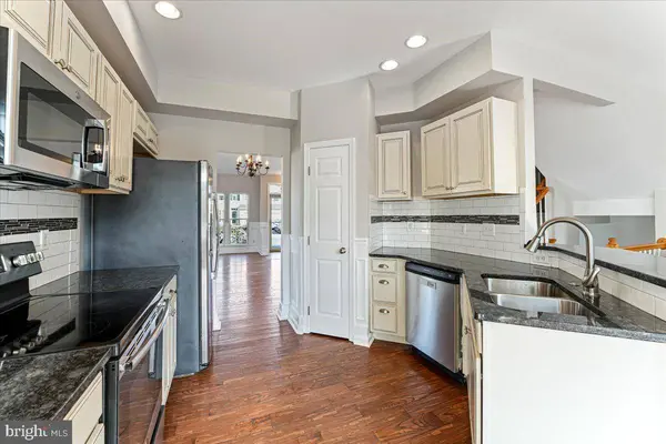 214 S SAVANNA DR, Pottstown, PA 19465