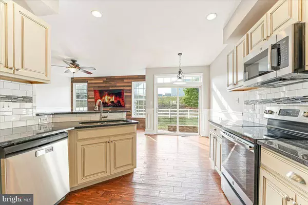 214 S SAVANNA DR, Pottstown, PA 19465