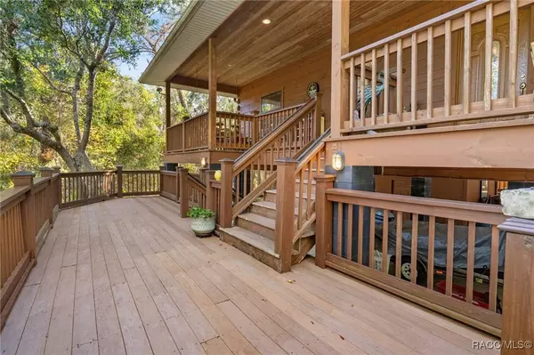 8378 W Bradshaw ST, Homosassa, FL 34448