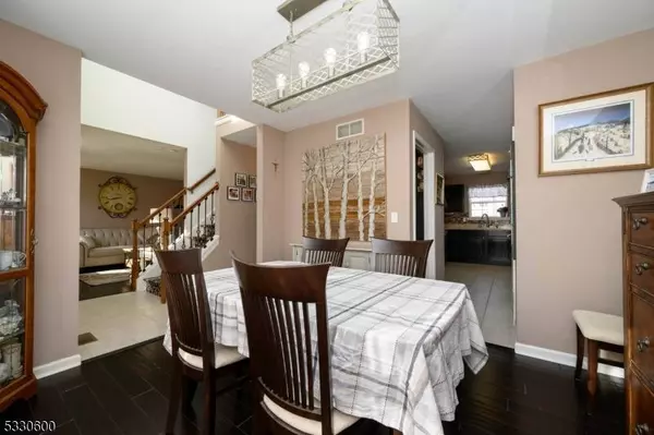 102 Nautilus Dr, Barnegat Twp., NJ 08005