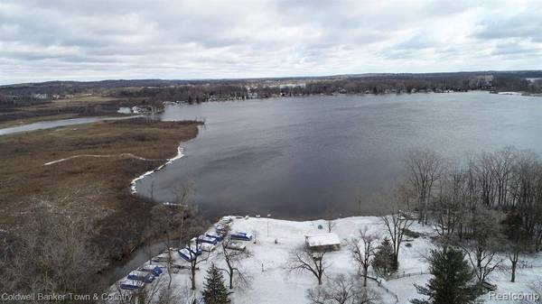 10133 OGEMAW Court, Pinckney, MI 48169