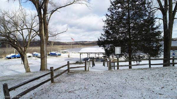 10133 OGEMAW Court, Pinckney, MI 48169