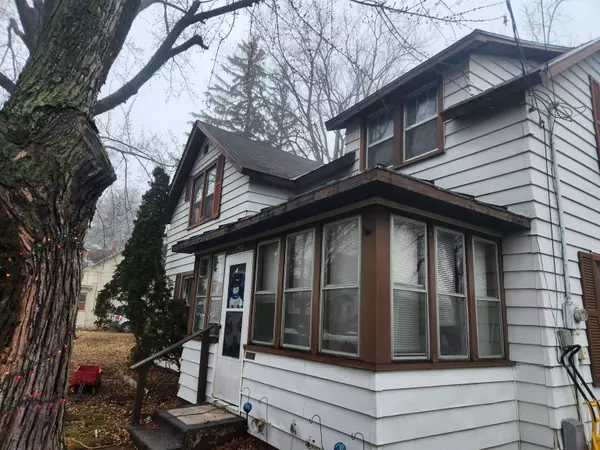 415 West Avenue Avenue, Mauston, WI 53948-1530