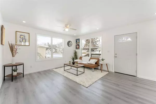 158 1/2 Sherman St, Muscatine, IA 52761