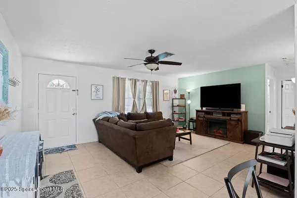 5847 SE Avalon DR, Stuart, FL 34997