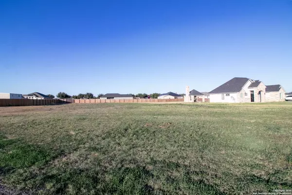 109 TREE FARM DR, Lytle, TX 78052-3984