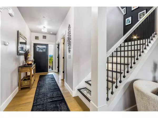 2857 NW Mt. Ashland Ln, Mc Minnville, OR 97128