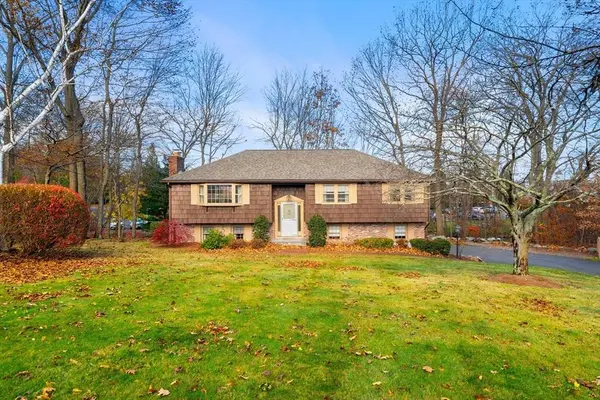 30 Mill Pond Ln, Norwood, MA 02062