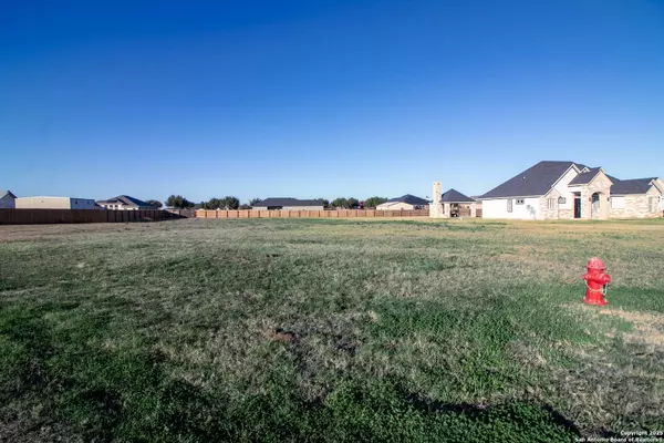 109 TREE FARM DR, Lytle, TX 78052-3984