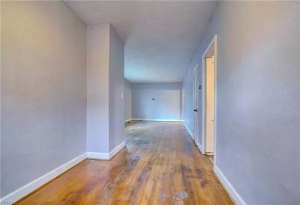 2225 Wintergreen DR, Chesapeake, VA 23323