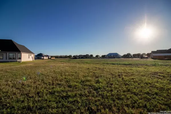 109 TREE FARM DR, Lytle, TX 78052-3984