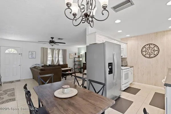 5847 SE Avalon DR, Stuart, FL 34997