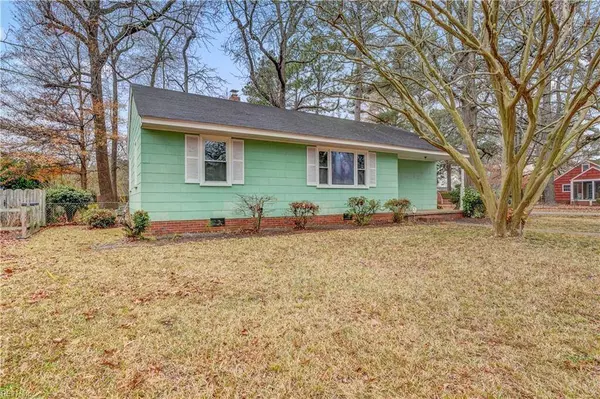 2225 Wintergreen DR, Chesapeake, VA 23323