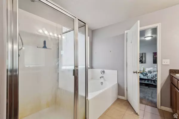 1098 N BELLINGHAM CT W, North Salt Lake, UT 84054