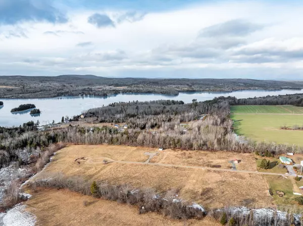 007-018 Indian Heights DR, Saint Albans, ME 04971