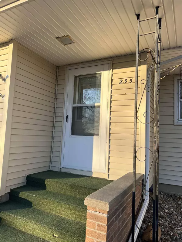 235 S Washington AVE, Fredericksburg, IA 50630