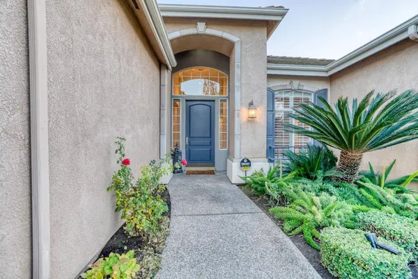 2045 W Via Frassino, Fresno, CA 93711