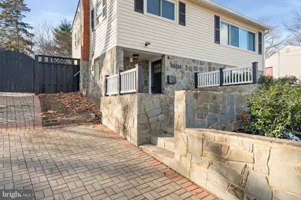 13434 GREENACRE DR, Woodbridge, VA 22191