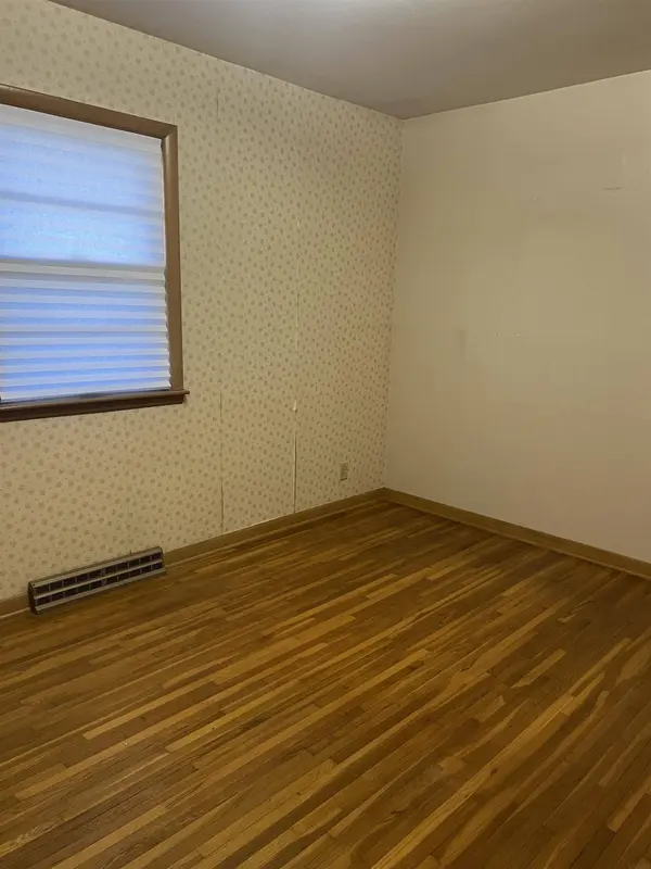 235 S Washington AVE, Fredericksburg, IA 50630