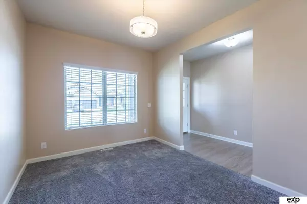 16303 Girard Street, Bennington, NE 68007