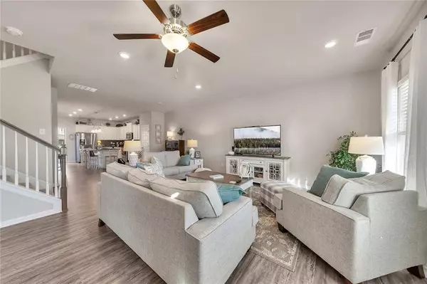 223 Royal Crescent TER, Canton, GA 30115