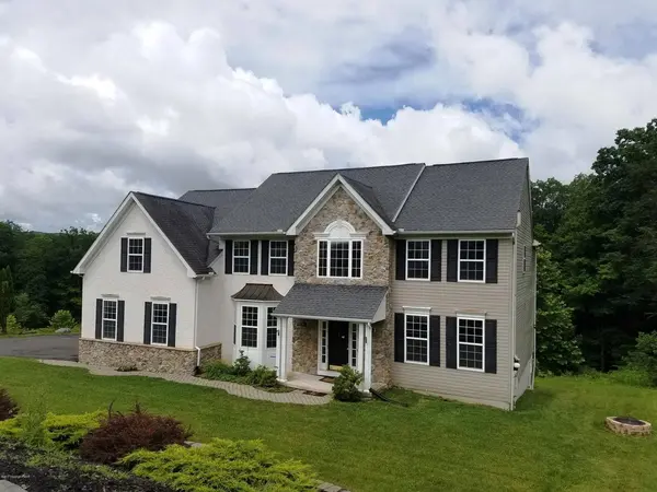 2336 Snapdragon Pt, East Stroudsburg, PA 18301-9396