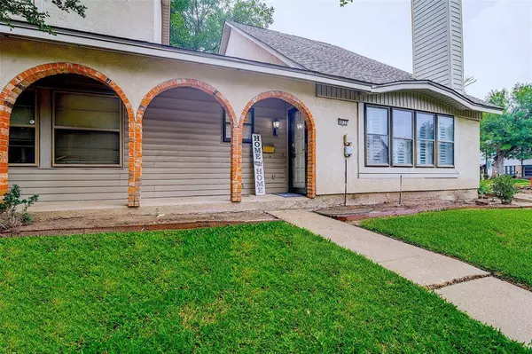 4832 Rollingwood Court, Garland, TX 75043