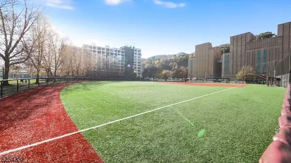 150 Henley Pl #404, Weehawken Twp., NJ 07086