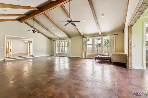 1744 Longwood Dr, Baton Rouge, LA 70808