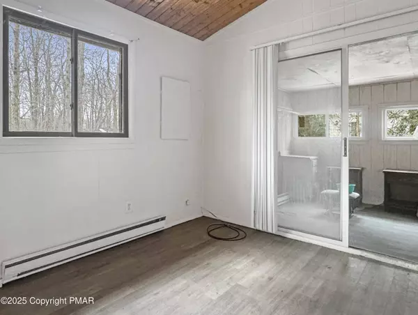 8535 Bumble Bee WAY, Tobyhanna, PA 18466