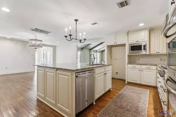 1744 Longwood Dr, Baton Rouge, LA 70808