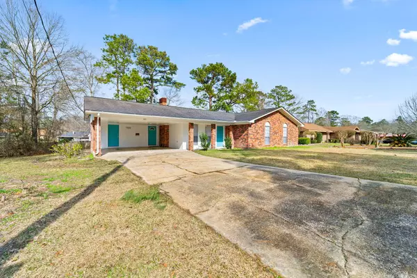 3211 Rosewood Dr., Hattiesburg, MS 39401