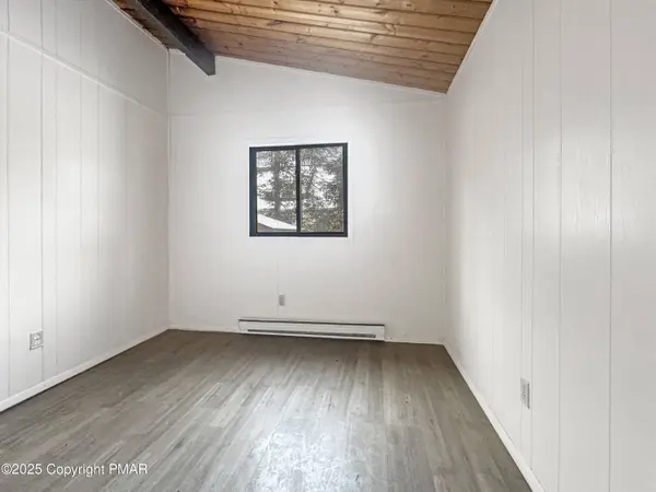 8535 Bumble Bee WAY, Tobyhanna, PA 18466