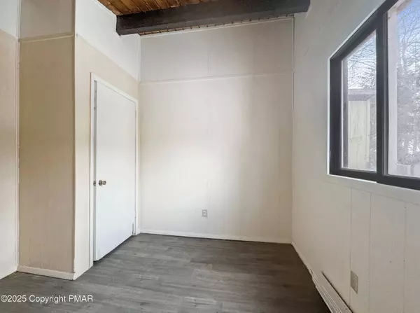 8535 Bumble Bee WAY, Tobyhanna, PA 18466