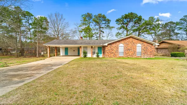 3211 Rosewood Dr., Hattiesburg, MS 39401