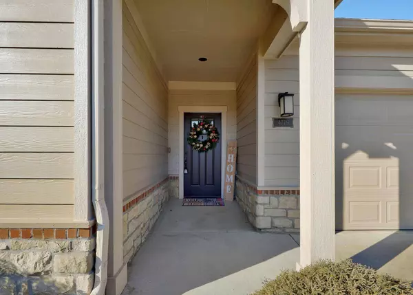 4779 N Prestwick Ave, Bel Aire, KS 67226