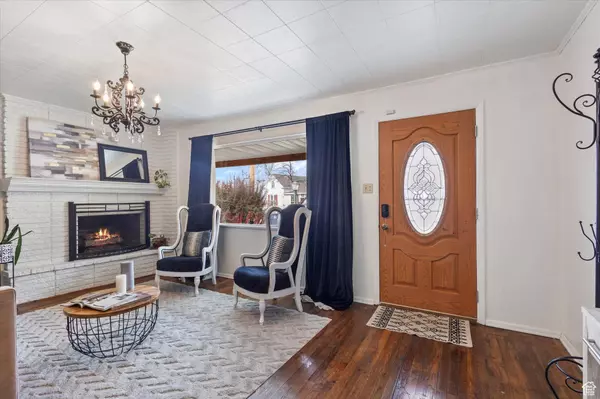 714 E GROVE CREEK DR N, Pleasant Grove, UT 84062