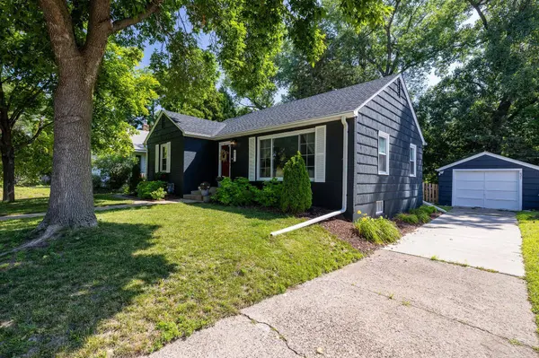 621 Penn AVE S, Minneapolis, MN 55405