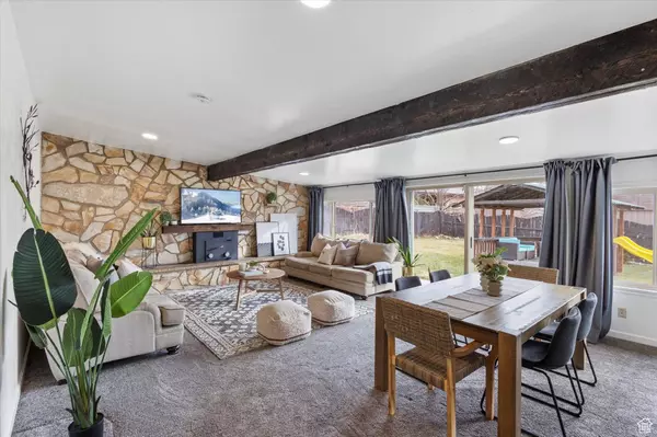 714 E GROVE CREEK DR N, Pleasant Grove, UT 84062