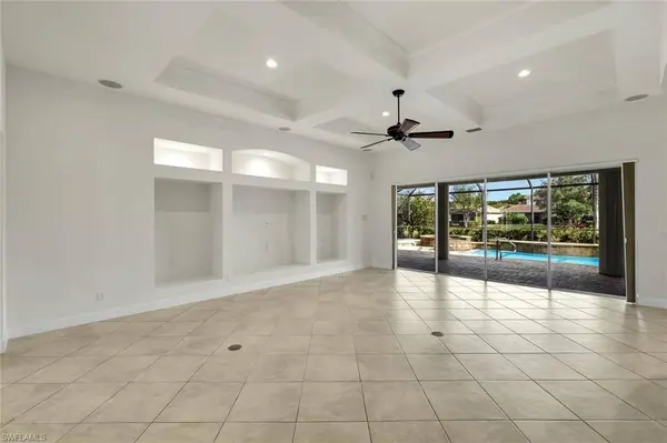 15948 Paseo LN, Naples, FL 34110