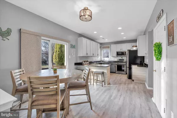 8 BIRKDALE CT, Mount Holly, NJ 08060