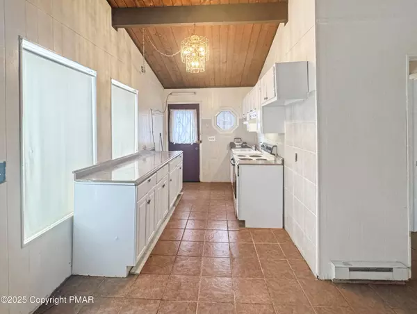 8535 Bumble Bee WAY, Tobyhanna, PA 18466