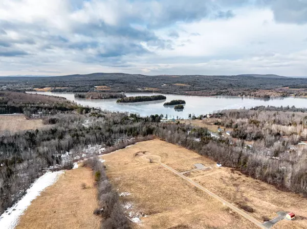 007-018 Indian Heights DR, Saint Albans, ME 04971