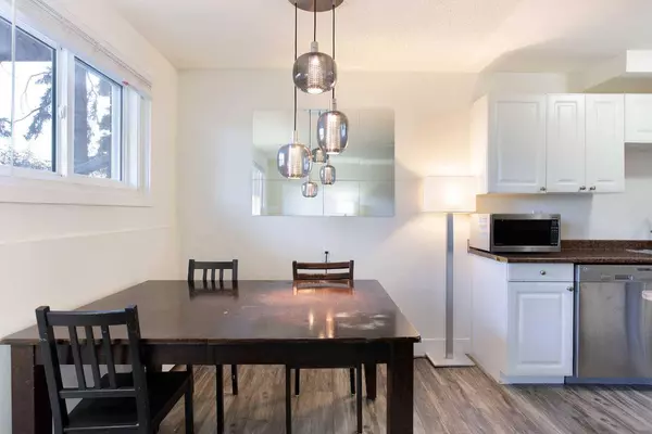 11620 Elbow DR SW #301, Calgary, AB T3W 3L6