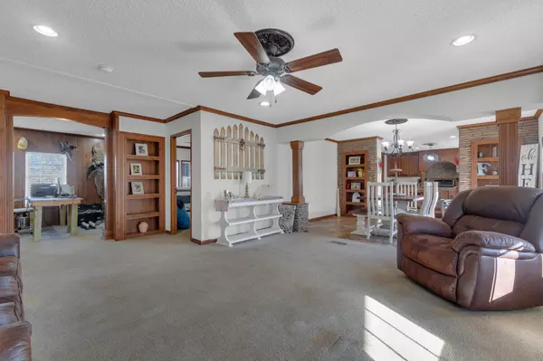 280 Rainey Rd., Moselle, MS 39459