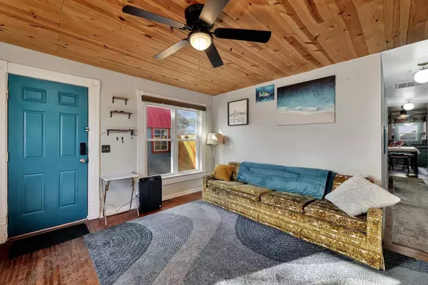 312 E 1st Ave, Cheney, KS 67025