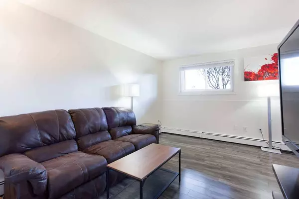 11620 Elbow DR SW #301, Calgary, AB T3W 3L6