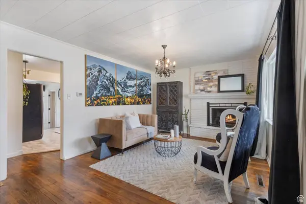 714 E GROVE CREEK DR N, Pleasant Grove, UT 84062